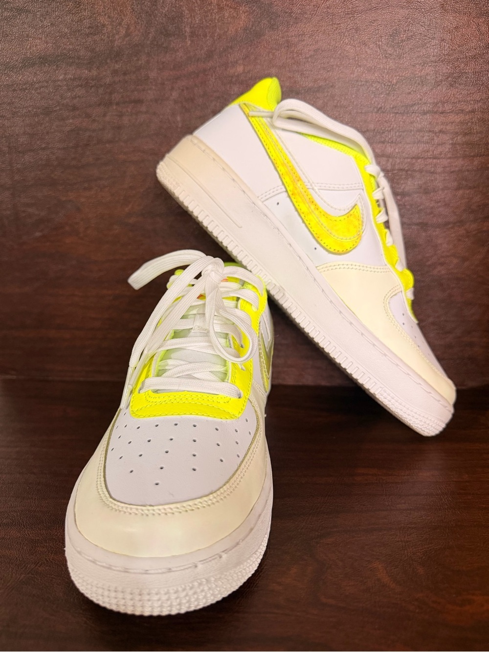 Nike White Low-Top Sneakers with Neon Yellow Accents Youth Size 6.5